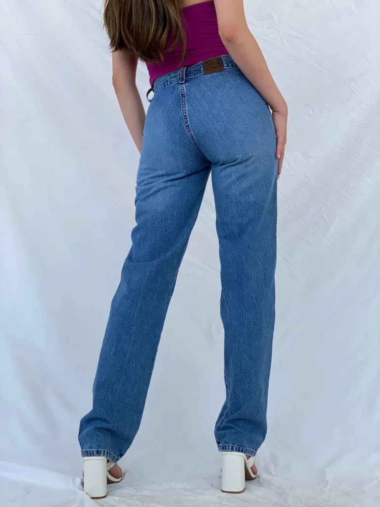 Rocky Mountain Jeans With Flaps vs Five Pocket Jeans: Which Style Fits Your Wardrobe?